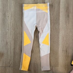Nike Seamless Capri Leggings with Yellow and Tan Geometric Design